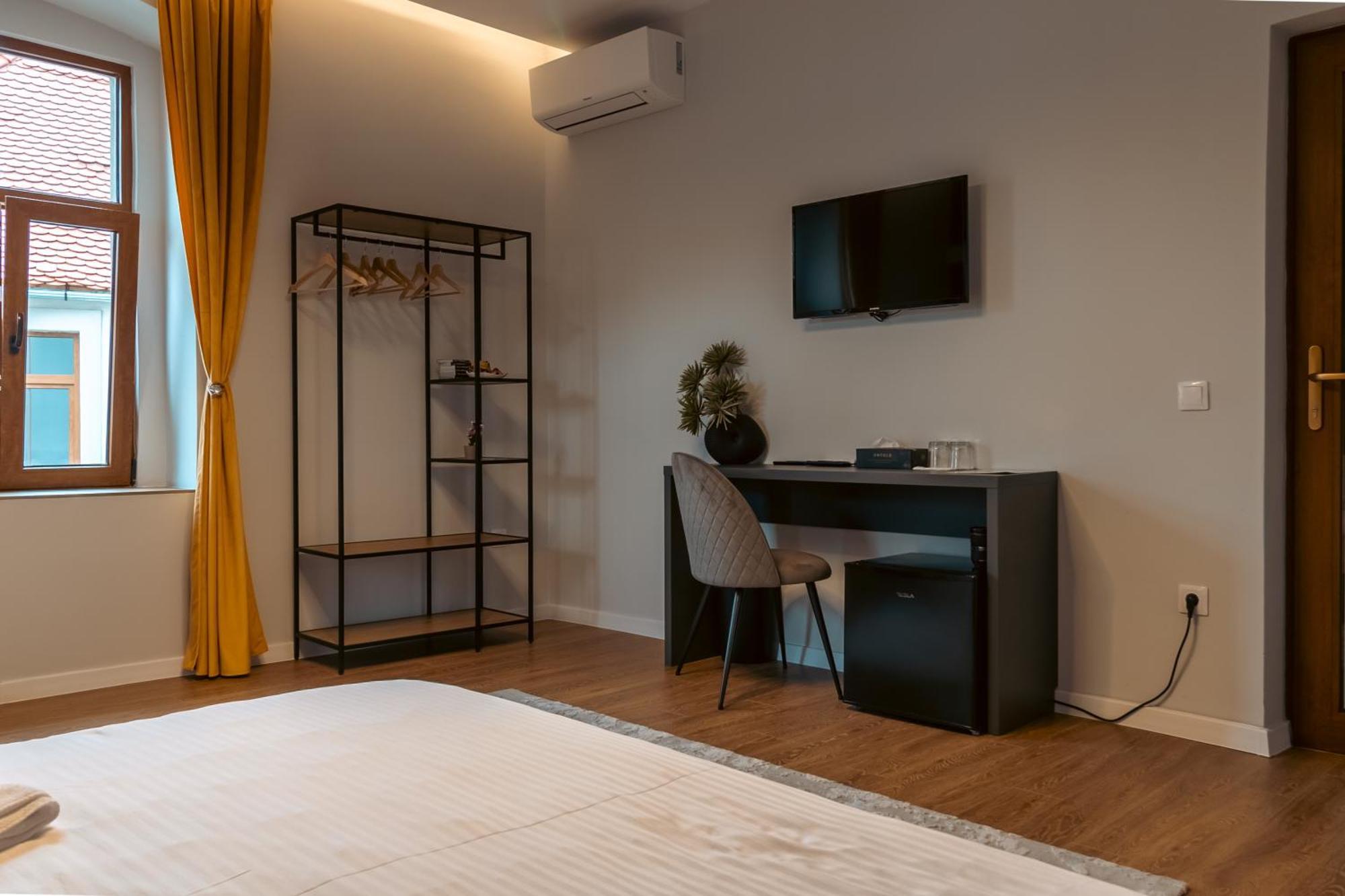 Epic Boutique Hotel Сибиу Екстериор снимка